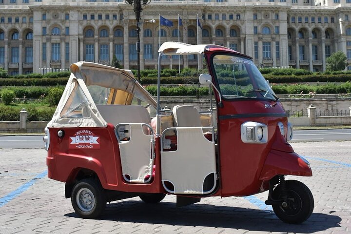 Bucharest Tuk Tuk city tour