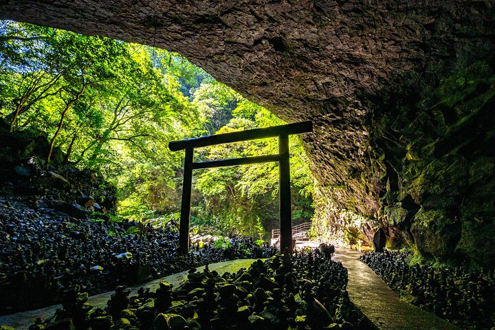 From Fukuoka: Takachiho Gorge One Day Private Guide Tour