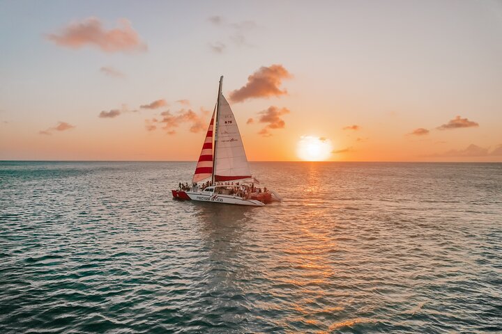 Aruba Sunset Catamaran Sail with Appetizers and Open Bar
