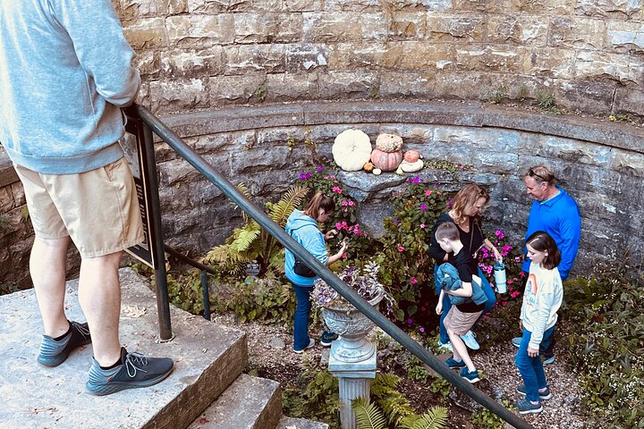 70-Minute Guided Downtown Eureka Springs Walking Tour
