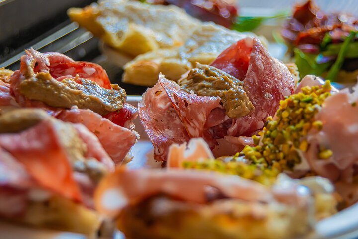 Eat Like a Local: Venice 3-Hour Small-Group Food Tasting Tour