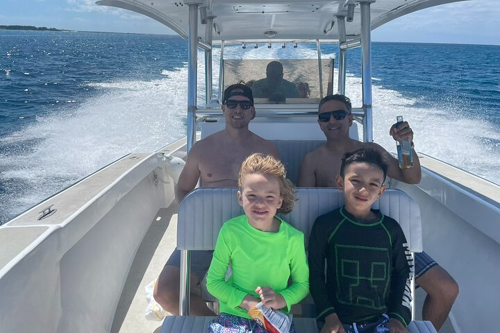 4hr Private Tour Island Hop Snorkel w/ Turtles & Sip Bahama Mamas