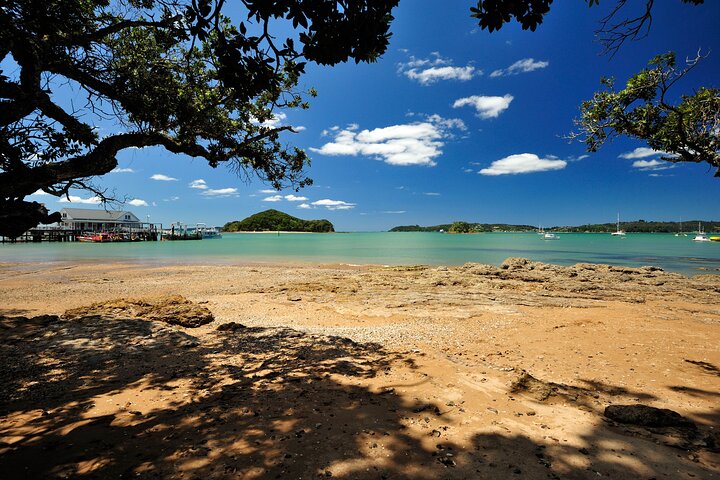 Bay of Islands Scenic Tour
