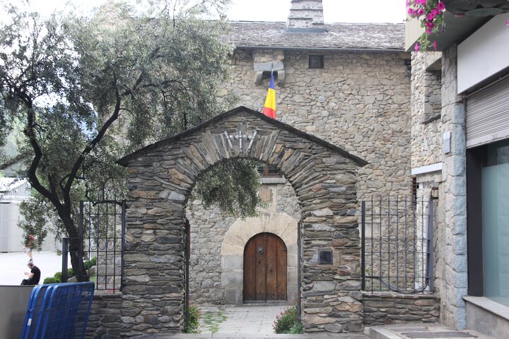 PRIVATE Tour Andorra la Vella: old town and commercial hub
