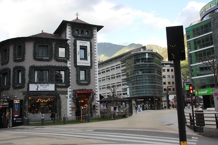 PRIVATE Tour Andorra la Vella: old town and commercial hub