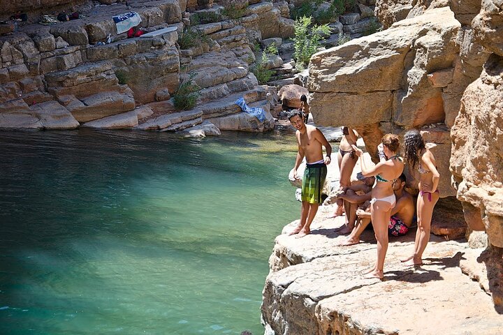 One-Day Sandboarding & Paradise Valley Package with Lunch