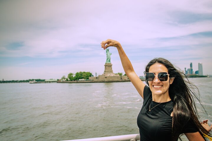 New York City 90-Minute Cruise: Lady Liberty, Bridges and Skyline