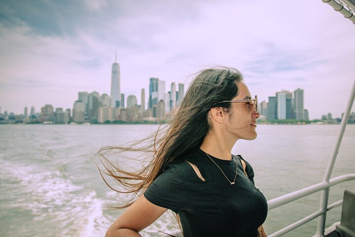 New York City 90-Minute Cruise: Lady Liberty, Bridges and Skyline