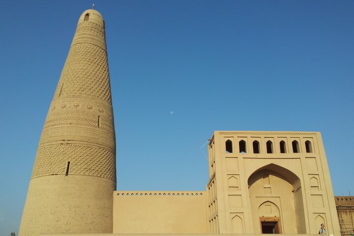 Private Day Trip to Turpan from Urumqi including Bezklik Grottoes