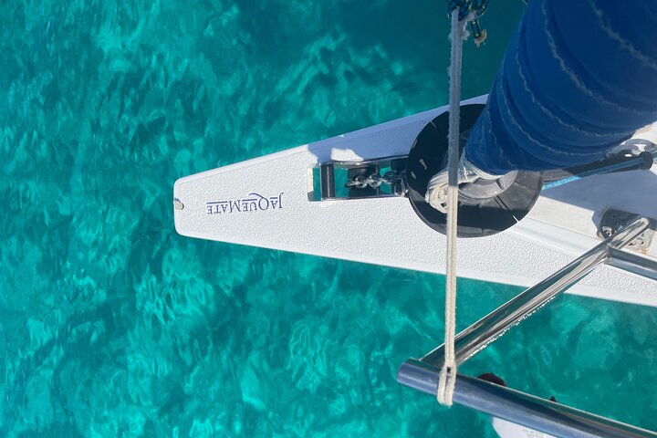 Mallorca Sailing Adventure with Snorkeling, Snacks & Drinks