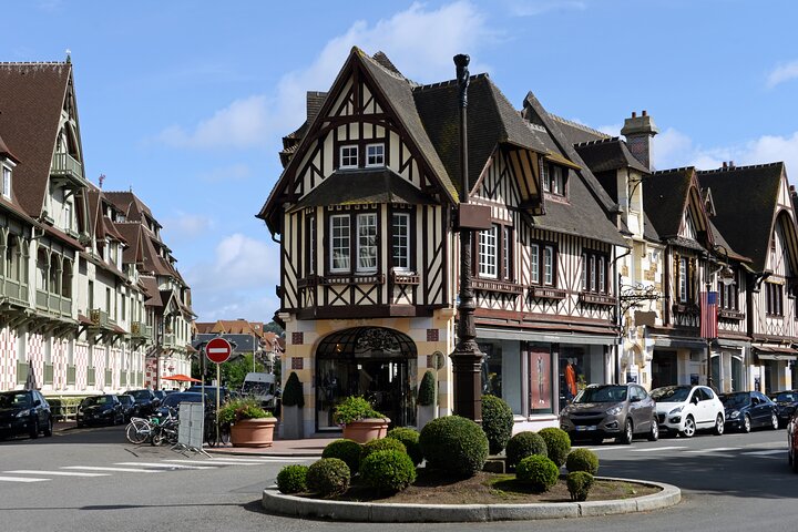 From Le Havre Breathtaking Honfleur and Deauville Shore Excursion