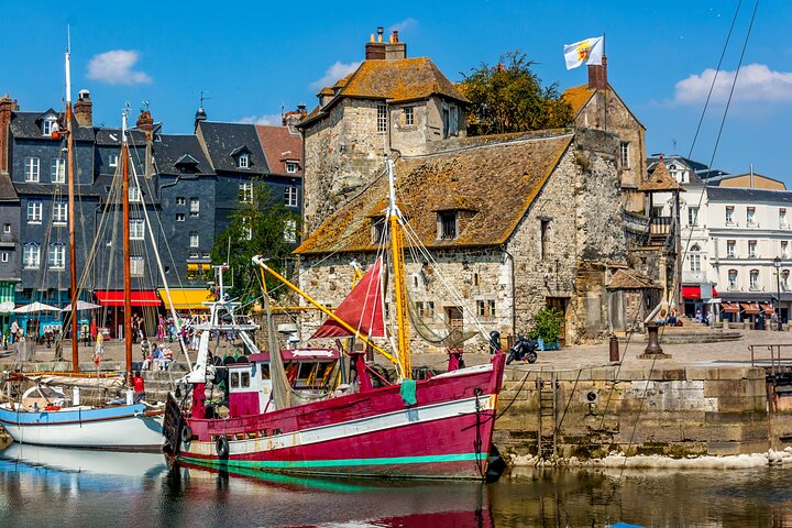 From Le Havre Breathtaking Honfleur and Deauville Shore Excursion