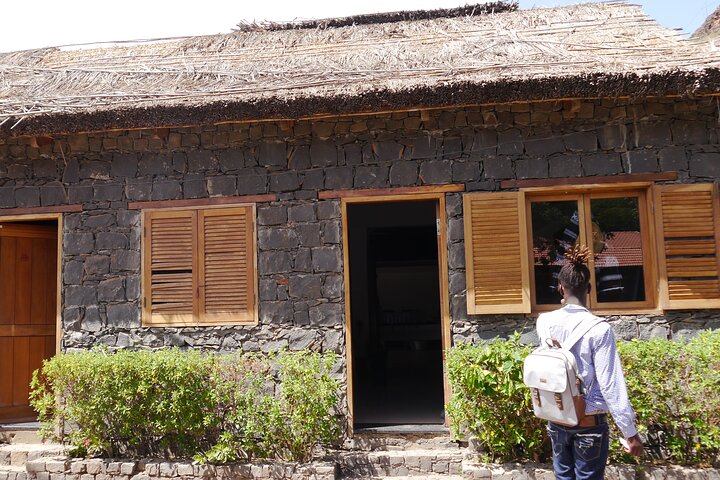Beach & Old Town Tour – History, Culture & Iconic Sights