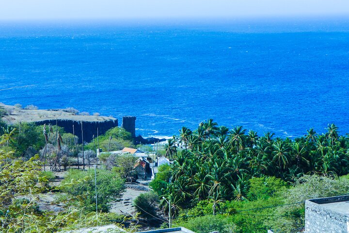 Hiking to Grotto de Águas Bellas – Scenic Cave Adventure