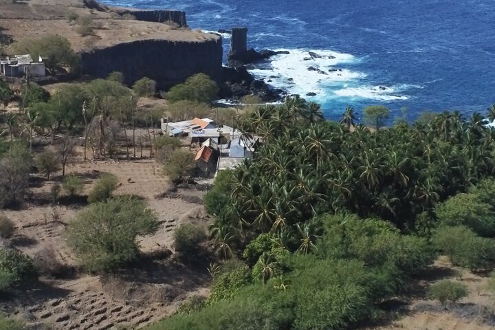 Hiking to Grotto de Águas Bellas – Scenic Cave Adventure