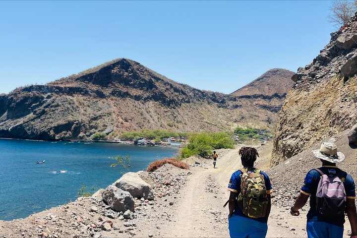 Hiking to Grotto de Águas Bellas – Scenic Cave Adventure