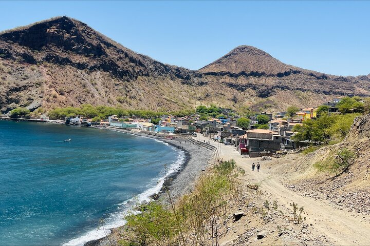 Hiking to Grotto de Águas Bellas – Scenic Cave Adventure