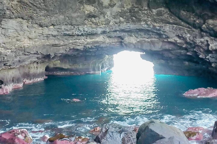Hiking to Grotto de Águas Bellas – Scenic Cave Adventure