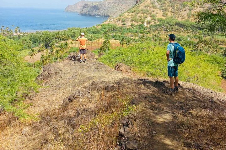 Hiking to Grotto de Águas Bellas – Scenic Cave Adventure