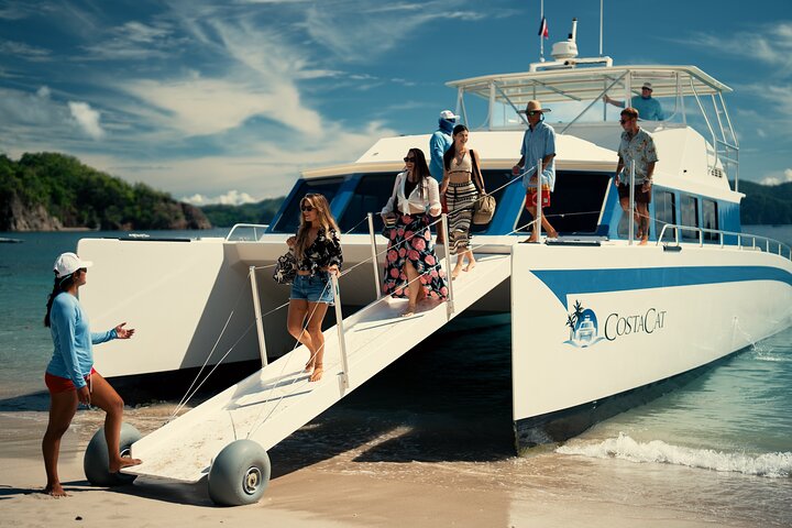 Tortuga Island Tour with Costa Cat