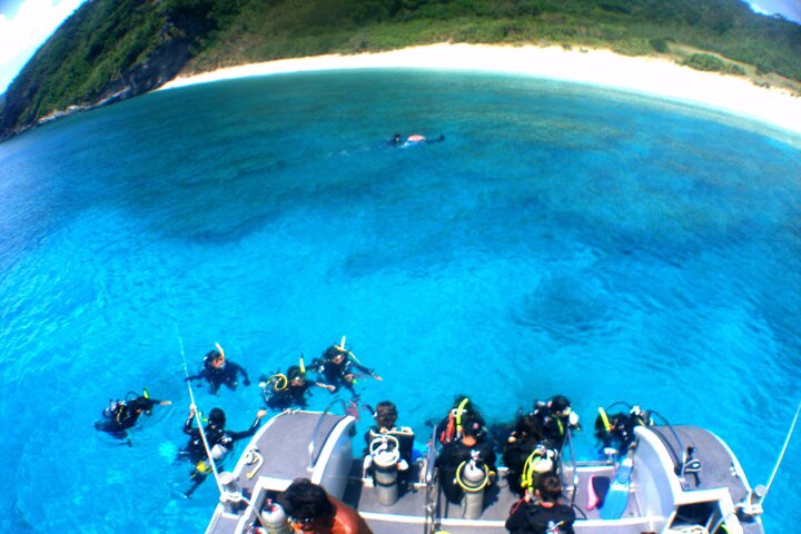 Okinawa/Naha:Full-Day Kerama Island Experience Diving/Snorkeling