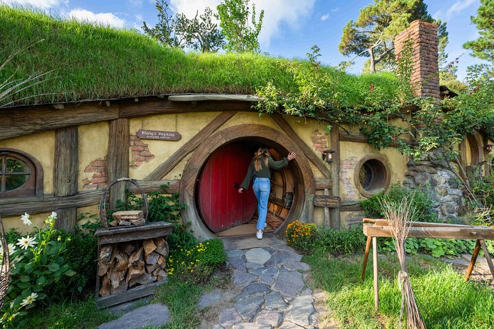 Hobbiton™ Movie Set Walking Tour from Shires Rest