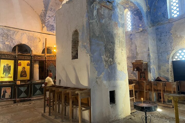 1-Day Tour in Blue Eye, Monastery, Gjirokaster and Lekursi Castle