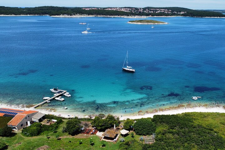 Medulin-Kamenjak 5h boat trip ALL-INCLUSIVE drinks on Sandra Boat