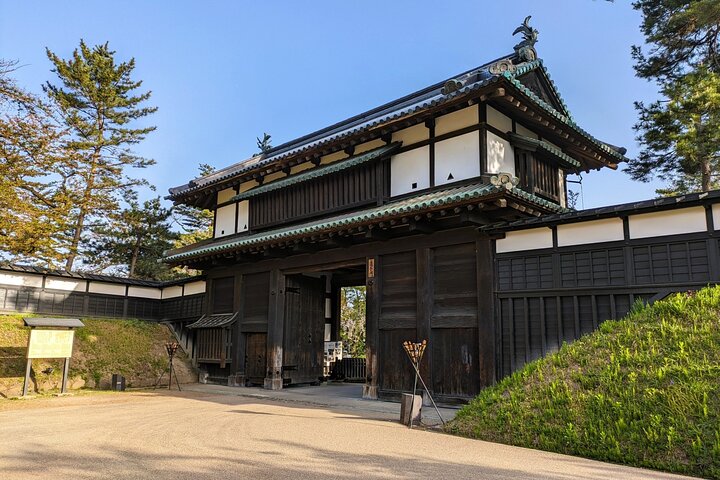 Private Tour of Aomori with Licensed Guide