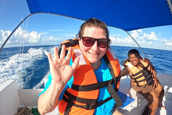 Cancun, Isla Mujeres and Riviera Maya: Swim with whale sharks!
