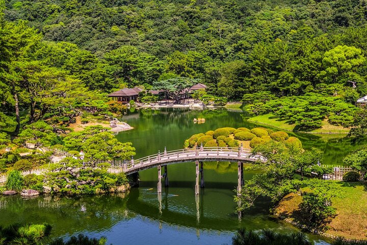 Essence of Takamatsu: Udon, Gardens, and Local Charm