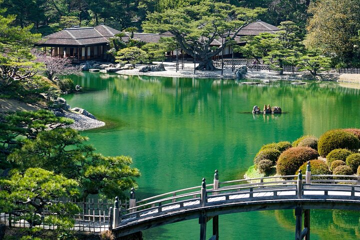 Essence of Takamatsu: Udon, Gardens, and Local Charm