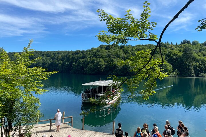 Plitvice Lakes with Ticket & Rastoke Guided Tour from Zagreb