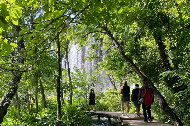 Plitvice Lakes with Ticket & Rastoke Guided Tour from Zagreb