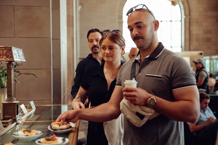 Old Montreal Guided Food Tour with 6+ Local Delicacies Tastings
