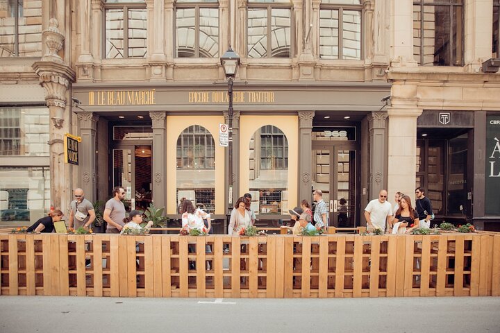 Old Montreal Guided Food Tour with 6+ Local Delicacies Tastings