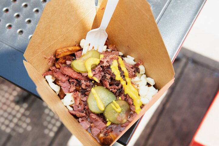 Old Montreal Guided Food Tour with 6+ Local Delicacies Tastings