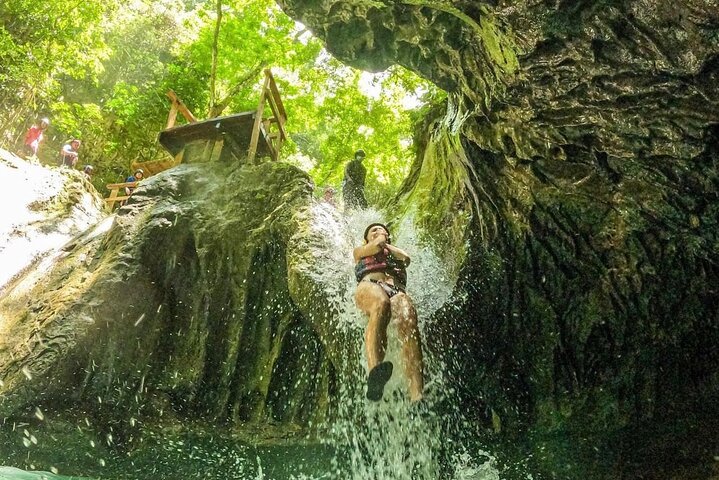 7 Waterfalls in Puerto Plata + a Delicious Local lunch.