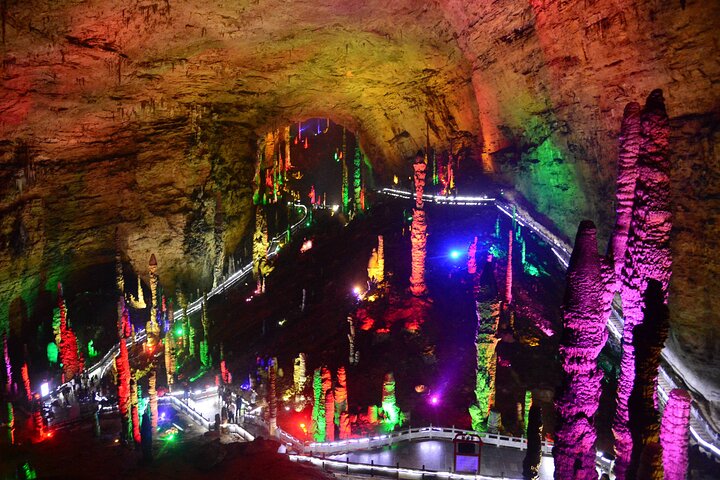 4-Day Zhangjiajie Tour to All Highlight Attractions with VIP Lift