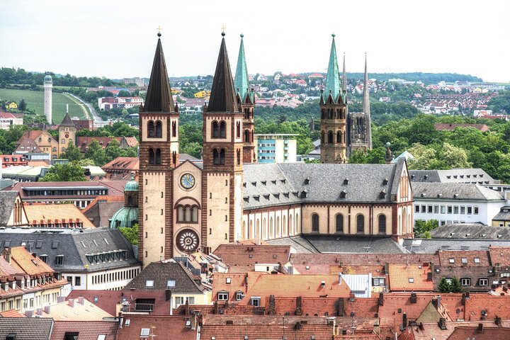 Self-guided scavenger hunt and city game in Würzburg