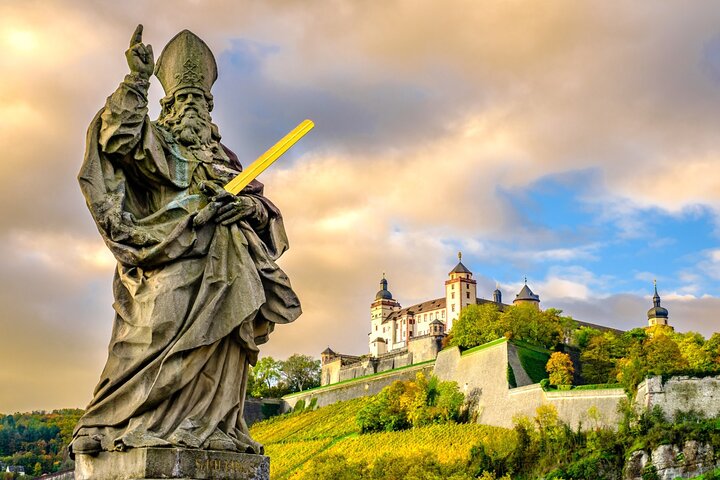 Self-guided scavenger hunt and city game in Würzburg