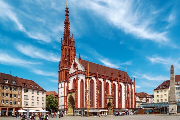Self-guided scavenger hunt and city game in Würzburg