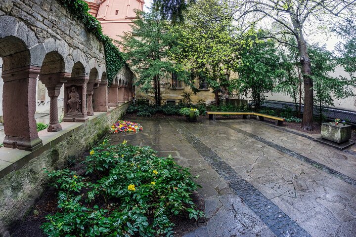 Self-guided scavenger hunt and city game in Würzburg