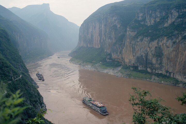 Yangtze River Deluxe Cruise 5D/4N from Yichang to Chongqing