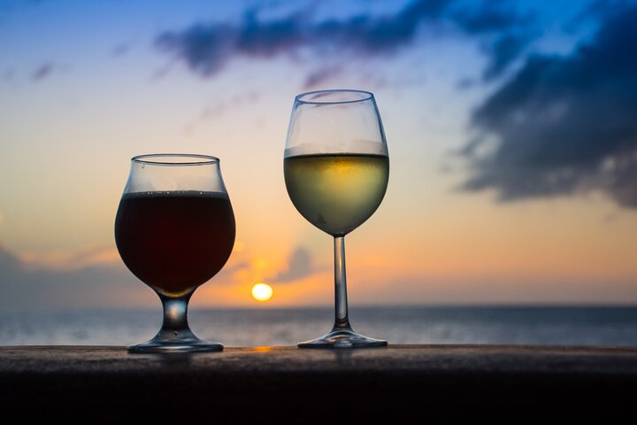 Private Tour Rum and Beer Tour with Lunch on Cayman Islands