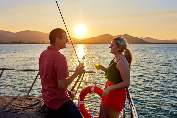 Cairns Catamaran Harbour and Dinner Cruise