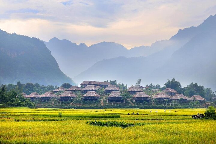 Mai Chau Full Day Group Tour in Hoa Binh Vietnam from Hoa Binh
