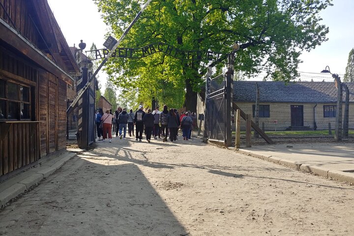 Auschwitz Birkenau Guided Tour with Hotel Pickup from Cracow