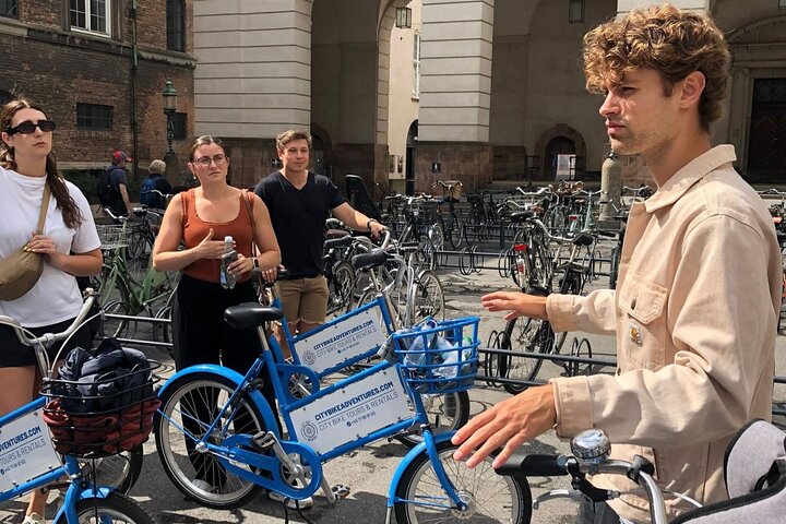 3-hour Copenhagen City Highlights Bike Tour