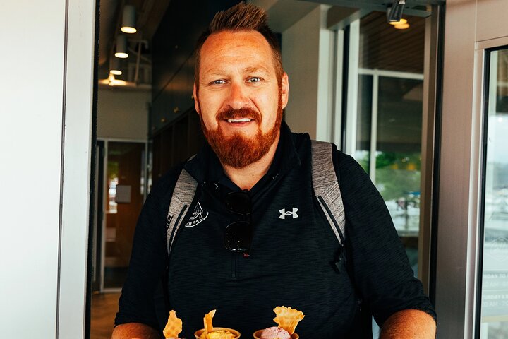 Kelowna: #1 Rated Walking Food Tour with 7 Tastings and 4 Drinks